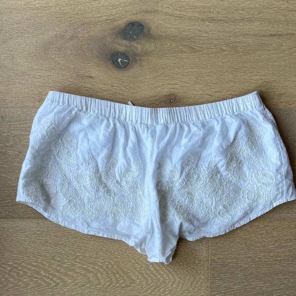 Urban Outfitters Kimchi Blue Cotton Shorts
With Lace Detail - Picture 3 of 5